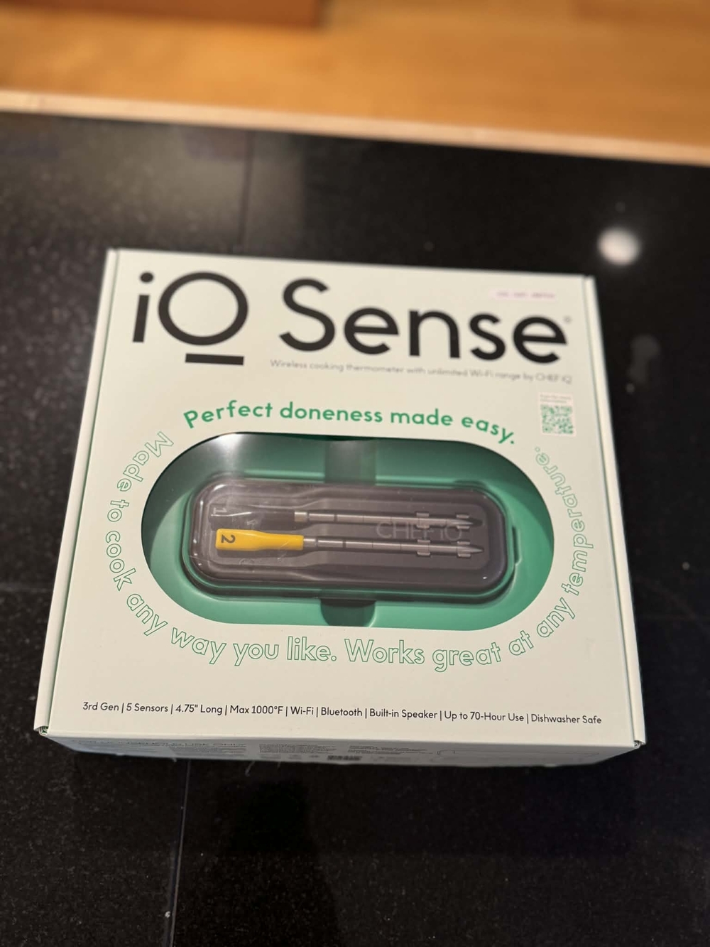 iQ Sense Wireless Cooking Thermometer with Green Accents